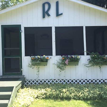 Rock Ledge Motel Alexandria Bay Exterior photo